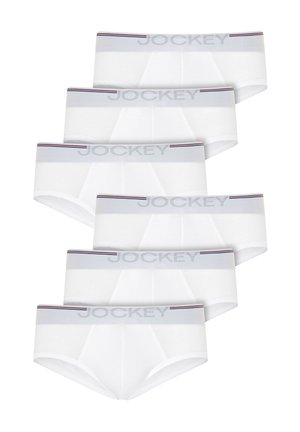 Sechs weiße Herren-Slips mit grauen Bundbändern, die den Markennamen Jockey tragen, und dünne rote und blaue Streifen oben.