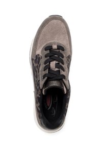 Sneaker with a grey suede upper, black leopard print accent, and black laces. Textured collar highlights additional design detail.