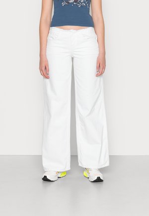 BDG NO WAISTBAND PUDDLE - Relaxed fit jeans - white