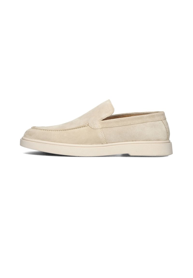 Beige suède instapper met een minimalistisch ontwerp, voorzien van een gladde textuur en een dikke witte rubberen zool voor comfort.