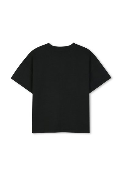 Μαύρο κοντομάνικο T-shirt με στρογγυλή λαιμόκοψη και άνετη εφαρμογή, εμφανίζεται από πίσω σε λευκό φόντο.