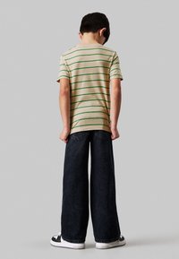 Calvin Klein Jeans STRIPED 2 PACK - Camiseta estampada - bright white   bright green