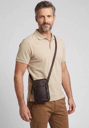 VENEZIA, HANDBAG - Mobiltaske - dark brown