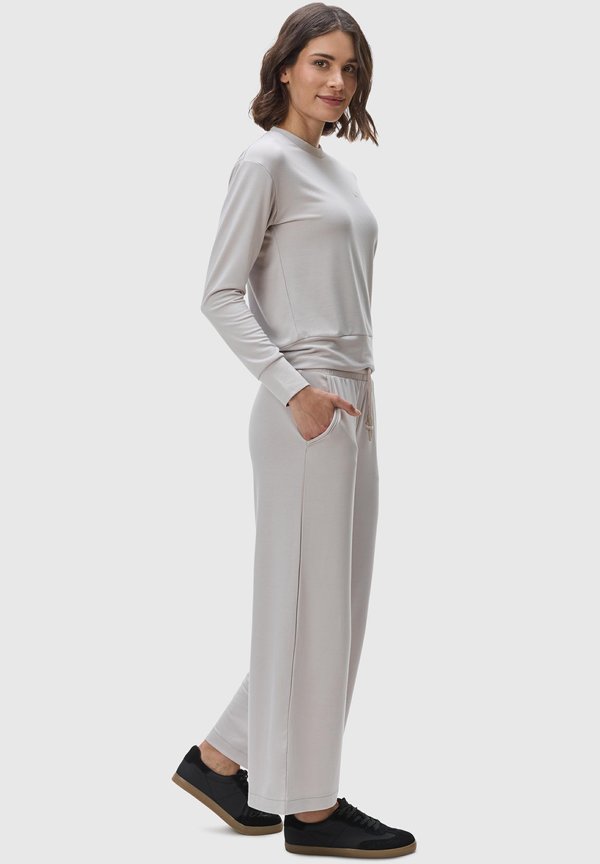 SET - Trainingsanzug - bone