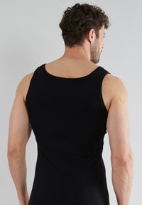 Götzburg 4 PACK - Unterhemd/-shirt - schwarz dunkel uni