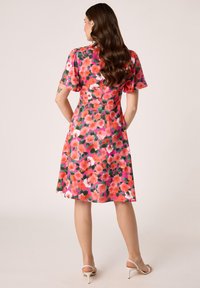 QUIOSQUE Freizeitkleid - multi coloured