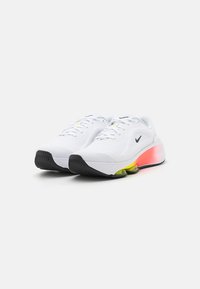 Nike Performance VERSAIR - Pantofi training - white/cyber volt/black