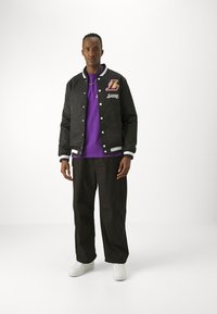 New Era NBA LOS ANGELES LAKERS LOGO SELECT JACKET - Vereinsmannschaften - black