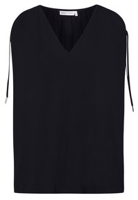 Černý top s krátkým rukávem a výstřihem do V, vyrobený z hladkého materiálu. Obsahuje stahovací detaily na ramenou a má uvolněný střih.