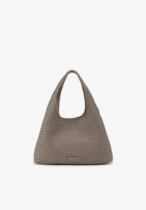 Borsa hobo grande in pelle intrecciata color talpa con manico superiore curvo e targhetta rettangolare del marchio al centro frontale.