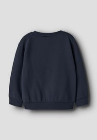 Svetrová mikina námořnické modré barvy s kulatým výstřihem, žebrovanými manžetami a pasem. Hladká textura, jednoduchý design bez vzorů nebo akcentů.