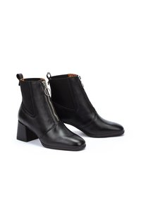Pikolinos SEVILLA - Botines - black