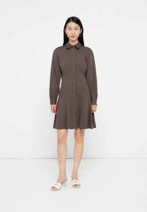 LEDA FLARED DRESS - Skjortekjole - chocolate brownie