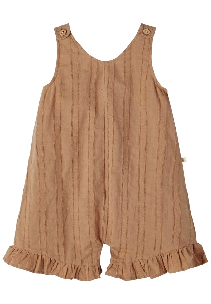Jasnobrązowy bawełniany kombinezon z pionowymi paskami, falbaną u dołu i guzikami na ramiączkach. Miękka tekstura i casualowy design.