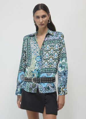 Calliope SIMIL FANTASIA PATCHWORK - Camicia - verde militare chiaro