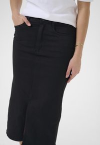 Kaffe Jupe crayon - black deep