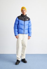 The North Face TNF LOGO BOX CUFFED  - Gorro - summit gold