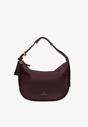 Borsa a tracolla in pelle marrone scuro con forma curva, tracolla regolabile, decorazione con nappine e piccolo logo metallico sulla parte anteriore.