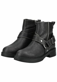 Botas de tobillo de cuero negro con un detalle de correa y hebilla, punta redondeada, parte superior texturizada y tacón bajo tipo bloque.