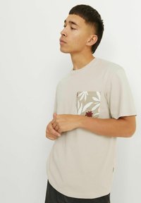 Jack & Jones JCOPRJCT - Marškinėliai su spaudiniu - moonbeam