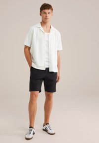 WE Fashion THE EASY - Šortky - black