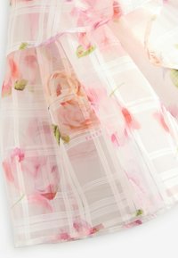Baker by Ted Baker REGULAR FIT FLORAL BURNOUT CROSS BACK  - Denné šaty - white
