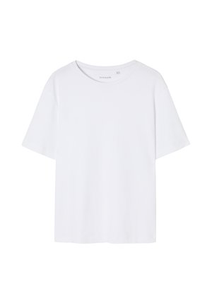 Hvid T-shirt med korte ærmer lavet af blød bomuld. Har rund halsudskæring og afslappet pasform. Ingen mønstre eller grafik til stede.