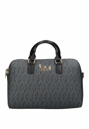 Borsa grigia con motivo monogram scuro, manici in pelle nera, dettagli in metallo color oro e emblema frontale dorato, mostrata su sfondo bianco.