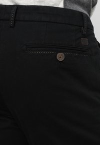 bugatti Chino kalhoty - black
