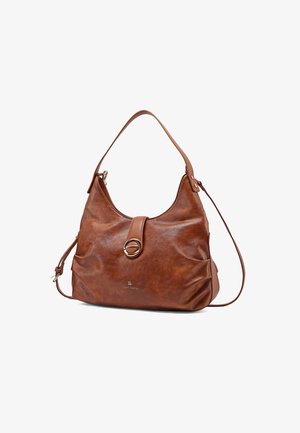 Sac bandoulière en cuir marron avec une unique sangle supérieure, une fermeture à anneau métallique sur le rabat avant, et un détail de sangle latérale réglable.