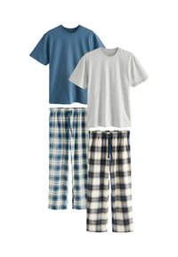 Två T-shirts med rund hals, en blå och en grå, ovanför två par rutiga pyjamasbyxor i blå/vitt och brun/grädde-mönster.