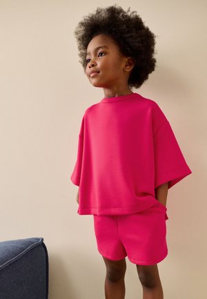 Next, REGULAR FIT - SUPERSOFT T-SHIRT AND SHORTS SET . - Pantalon de survêtement - bright pink