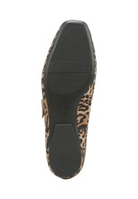 Leopardprint schoenzool van textuur rubber met een beige en zwart patroon, voorzien van een zijrits en een ronde neus.