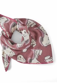 Vierkante sjaal van zachte stof, met een roze en crème Snoopy patroon. Omzoomd met roze stiksel, heeft het een gladde textuur en een lichtgewicht ontwerp.