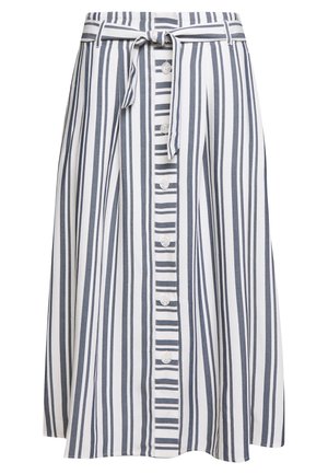 Jupe blanche à rayures verticales bleu marine, boutons à l'avant et ceinture en tissu assorti nouée à la taille.