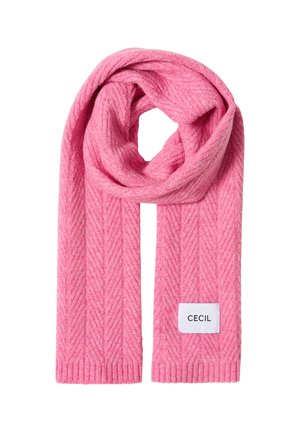 Écharpe tricotée rose présentant un motif en chevrons, avec des bords côtelés et une étiquette portant l'inscription "CECIL". Texture douce et épaisseur moyenne.