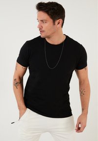 SLIM FIT - T-paita - black