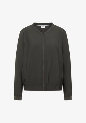 Tummanvihreä kevyt bomber-takki vetoketjulla edessä, pyöreällä pääntiellä ja resorireunuksilla hihansuissa. Takissa on sivutaskut ja teksturoitu viimeistely.