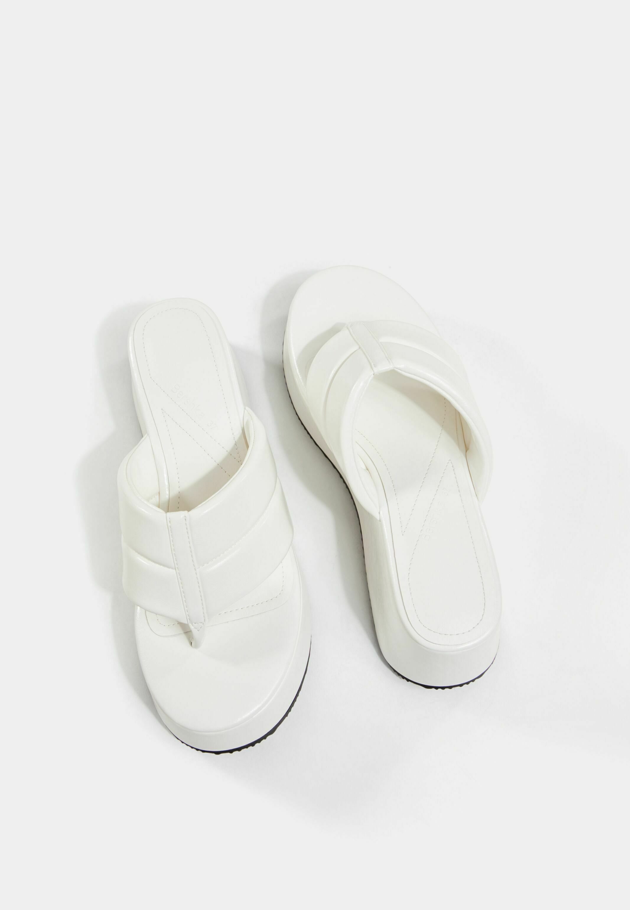 złote sandały bershka