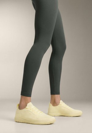 BAREFOOT MULTI-ACTIVITY SPORT  - Sportcipő - yellow