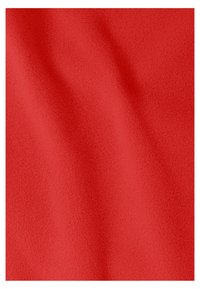 Tissu rouge avec une texture lisse et des variations subtiles de teinte. Le matériau semble tomber doucement avec une finition mate.