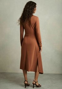 Reiss Jerseykjole - camel