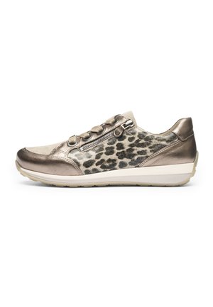 Baskets basses pour femme en cuir beige et bronze métallique, tissu imprimé léopard, fermeture à lacets, fermeture éclair latérale et semelle blanche.