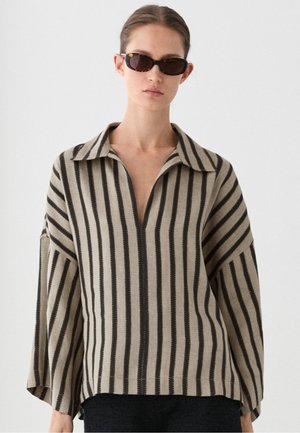 Massimo Dutti, Asymmetric short sleeve linen T-shirt - Skjorter - sand