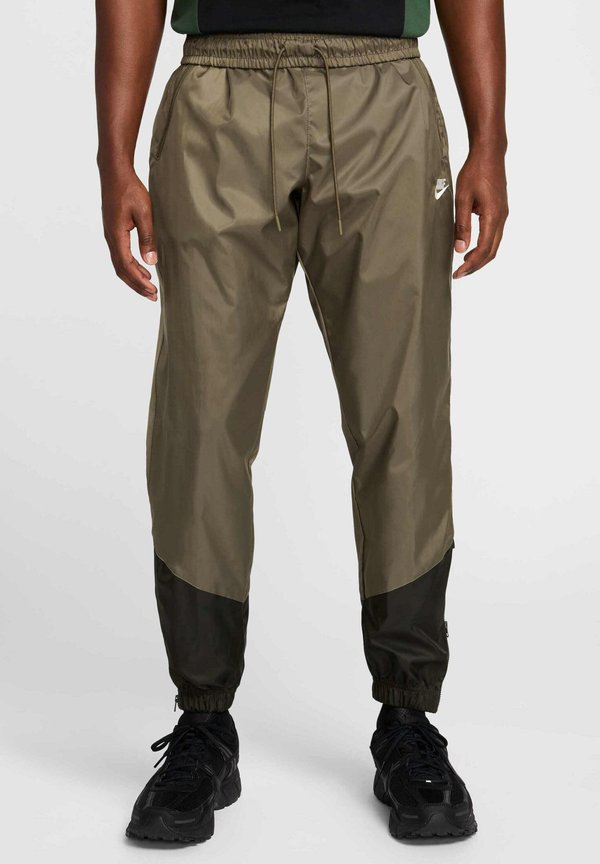 M NK WR WVN LND   - Tracksuit bottoms - medium olive sequoia sail