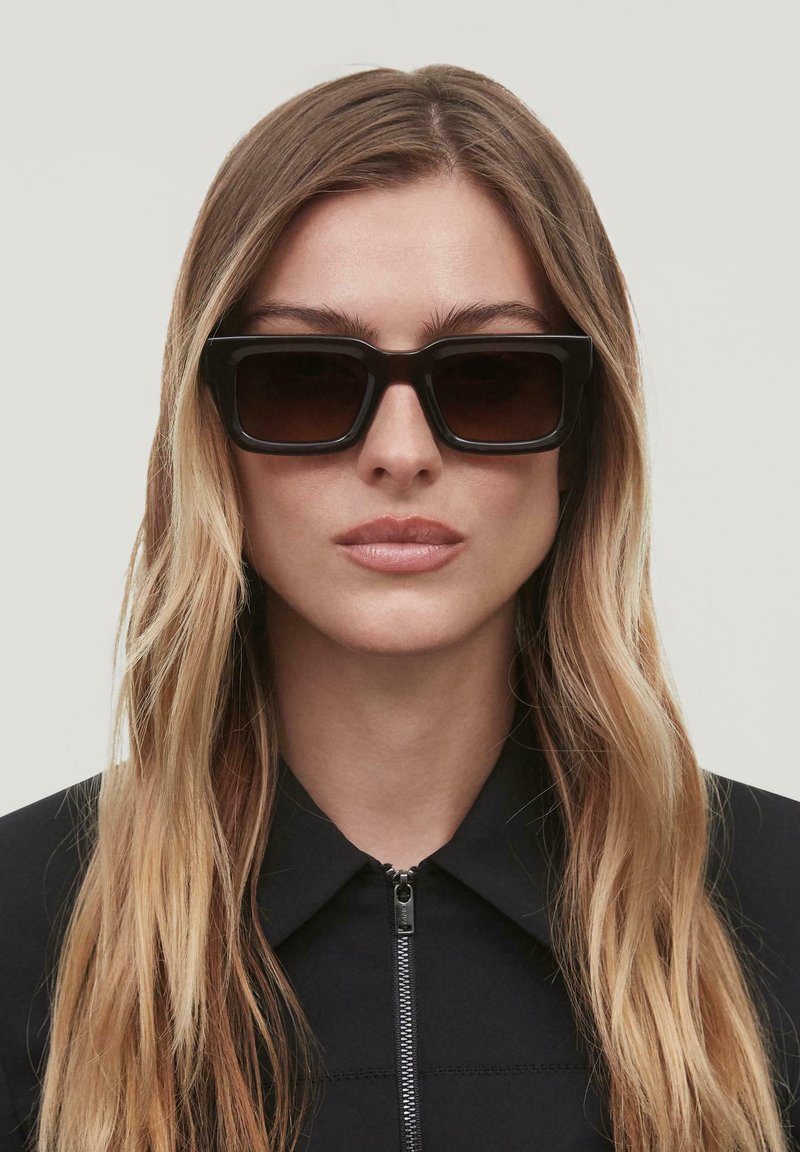 CHIMI CHIMI 05 - Ochelari de soare - brown