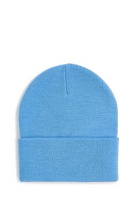 Berretto lavorato a maglia di colore azzurro chiaro con una texture morbida, presenta un orlo arrotolato e una corona leggermente arrotondata. Il tessuto appare caldo ed elastico.
