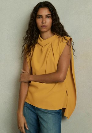 Reiss REGULAR FIT - SIMONE DRAPE-NECK SHELL - Top - yellow