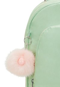 Kipling CLASS ROOM BTS P AC - Skolväska - soft green metallic
