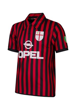 Rood en zwart verticaal gestreept voetbalshirt met kraag, OPEL logo, gekruist rood Kruis-embleem met gouden ster en Italiaanse vlag patch op de mouw.